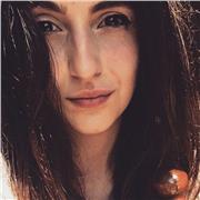 Laureanda in lingue impartisce lezioni private di inglese e francese per studenti fino al 5o anno di liceo, tedesco fino alla terza media